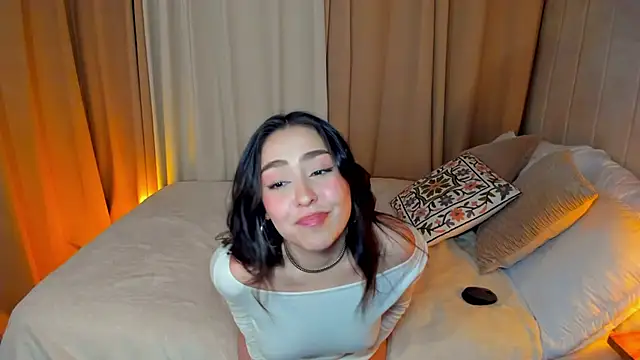 Snapshot of SofiMeza chatting on February 10, 5:52 pm SofiMeza online show from February 10, 5:52 pm
