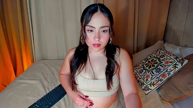 Snapshot of SofiMeza chatting on February 22, 3:47 pm SofiMeza online show from February 22, 3:47 pm