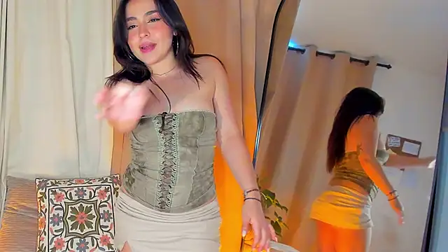 Snapshot of SofiMeza chatting on March 18, 6:37 pm SofiMeza online show from March 18, 6:37 pm