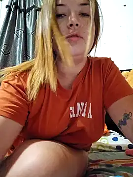 Snapshot of Sofia_Queen17 chatting on December 14, 10:02 am Sofia Queen17 online show from December 14, 10:02 am