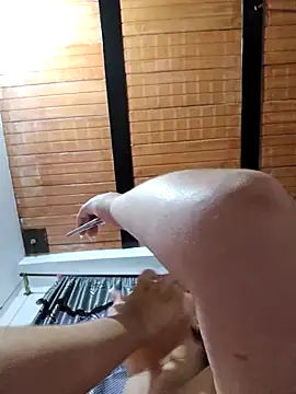 Snapshot of Sofia_Queen17 chatting on December 31, 11:20 am Sofia Queen17 online show from December 31, 11:20 am