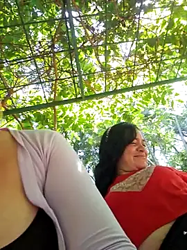 Snapshot of Sofia_Queen17 chatting on February 28, 6:41 pm Sofia Queen17 online show from February 28, 6:41 pm