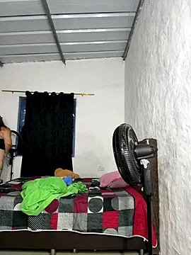 Snapshot of Sofia_Queen17 chatting on October 10, 10:47 am Sofia Queen17 online show from October 10, 10:47 am