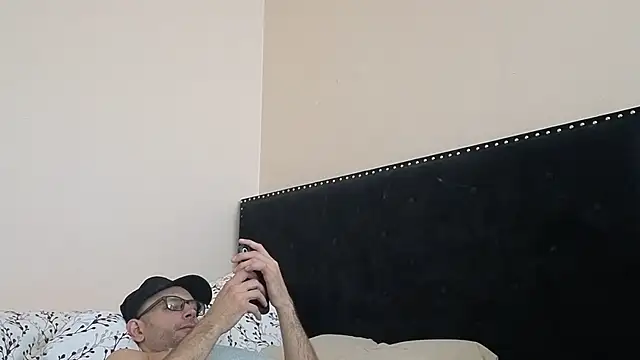 hailzeffn online show from October 3, 5:10 pm