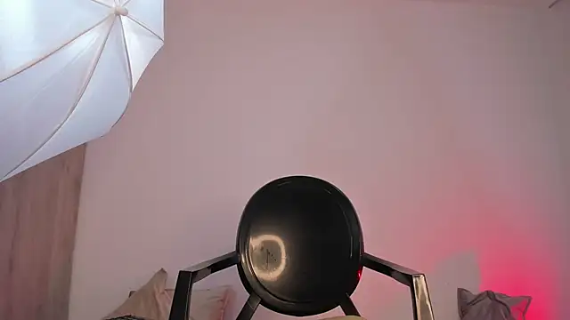  miamadison online show from February 20, 11:53 am