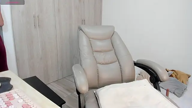  miamadison online show from June 20, 10:34 pm