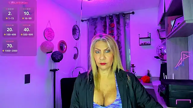 Snapshot of _cristal_ayala chatting on April 21, 10:34 pm cristal ayala online show from April 21, 10:34 pm