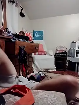 Snapshot of whitetrashdirtyslut chatting on September 11, 12:00 am whitetrashdirtyslut online show from September 11, 12:00 am