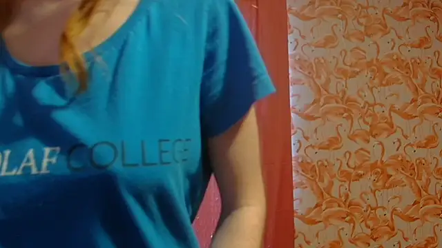 strawberrysmoothie online show from December 25, 8:07 pm