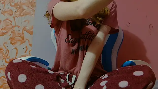 strawberrysmoothie online show from December 31, 2:40 am