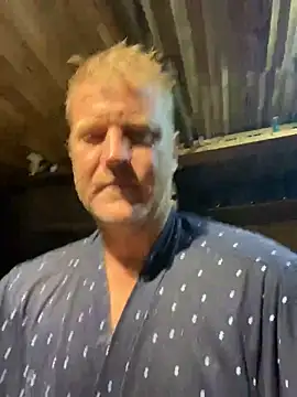 Snapshot of sexycouple109 chatting on December 26, 6:43 pm sexycouple109 online show from December 26, 6:43 pm