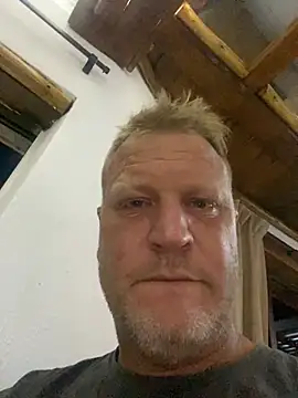 Snapshot of sexycouple109 chatting on January 18, 8:19 pm sexycouple109 online show from January 18, 8:19 pm