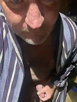 Snapshot of sexycouple109 chatting on February 20, 3:01 am sexycouple109 online show from February 20, 3:01 am