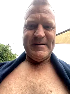 Snapshot of sexycouple109 chatting on October 18, 3:53 am sexycouple109 online show from October 18, 3:53 am