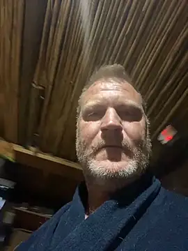 Snapshot of sexycouple109 chatting on October 28, 3:21 am sexycouple109 online show from October 28, 3:21 am