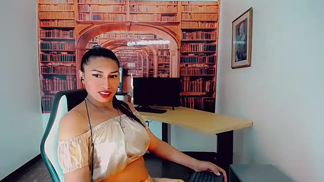 khiara moretti online show from December 19, 10:32 pm