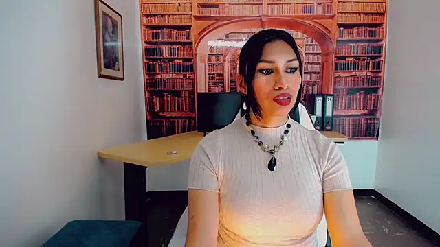 khiara moretti online show from January 7, 7:28 pm