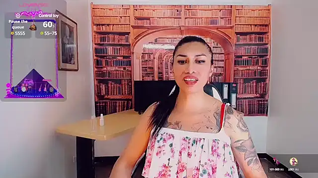 khiara moretti online show from February 5, 10:55 pm