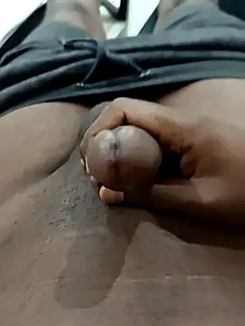 cooljohny22892 online show from March 17, 7:37 pm