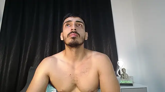 Snapshot of muscle_ares chatting on October 6, 12:30 am muscle ares online show from October 6, 12:30 am