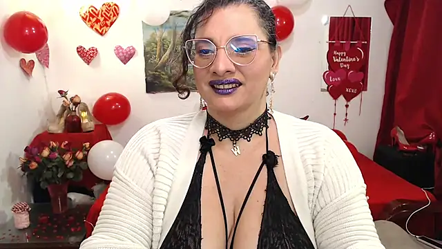 Snapshot of Aleja_Gonzales chatting on February 12, 5:58 am Aleja Gonzales online show from February 12, 5:58 am