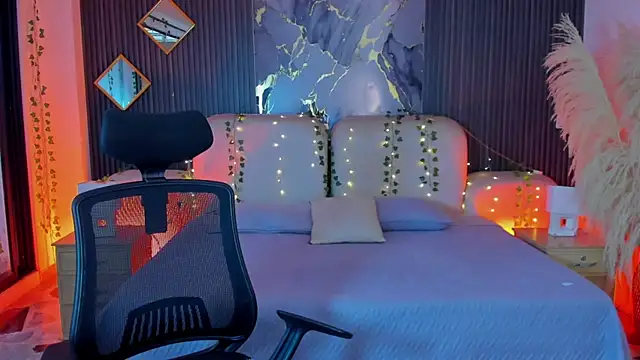 Agathaargent  online show from February 20, 11:43 am