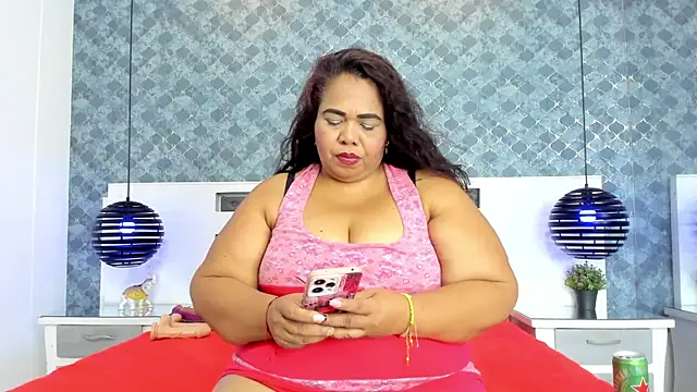 Snapshot of AshleyGrahams chatting on January 22, 4:23 am AshleyGrahams online show from January 22, 4:23 am