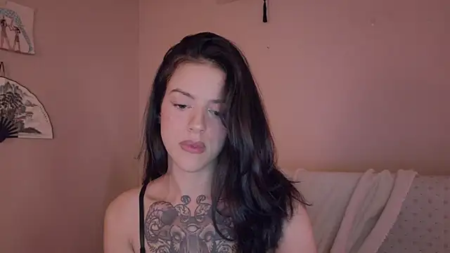Snapshot of phoenix_xx chatting on July 6, 12:29 am phoenix xx online show from July 6, 12:29 am