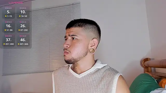 Snapshot of ftmphilip_ chatting on November 23, 12:54 am ftmphilip online show from November 23, 12:54 am