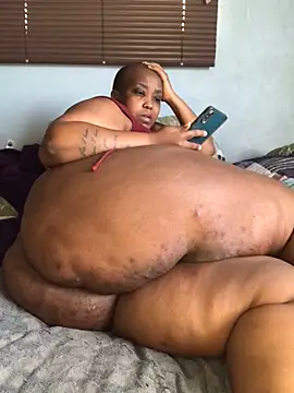 Snapshot of sotho_ssbbw chatting on June 16, 11:46 am sotho ssbbw online show from June 16, 11:46 am