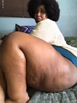 Snapshot of sotho_ssbbw chatting on July 2, 9:15 am sotho ssbbw online show from July 2, 9:15 am