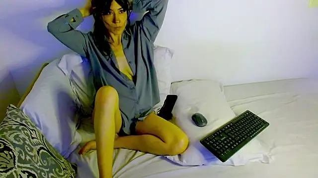 Snapshot of samanta_r_ chatting on June 5, 5:18 pm samanta r online show from June 5, 5:18 pm