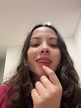 Snapshot of Megan_Rodrigo chatting on May 10, 1:44 am Megan Rodrigo online show from May 10, 1:44 am