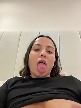 Snapshot of Megan_Rodrigo chatting on June 4, 2:39 am Megan Rodrigo online show from June 4, 2:39 am