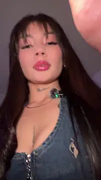Roxanne 08 online show from May 2, 11:10 pm