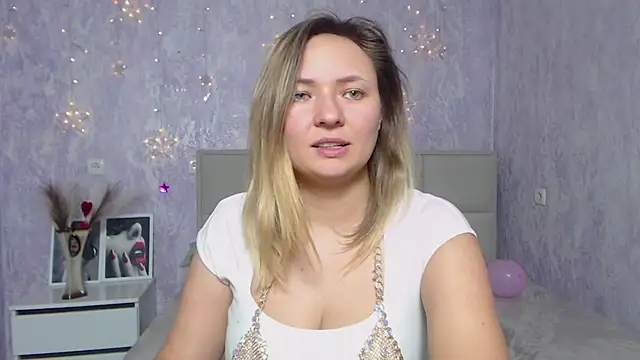 Snapshot of SallyVerda chatting on January 15, 12:51 am SallyVerda online show from January 15, 12:51 am