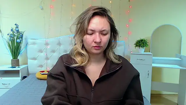 Snapshot of SallyVerda chatting on January 18, 6:21 pm SallyVerda online show from January 18, 6:21 pm