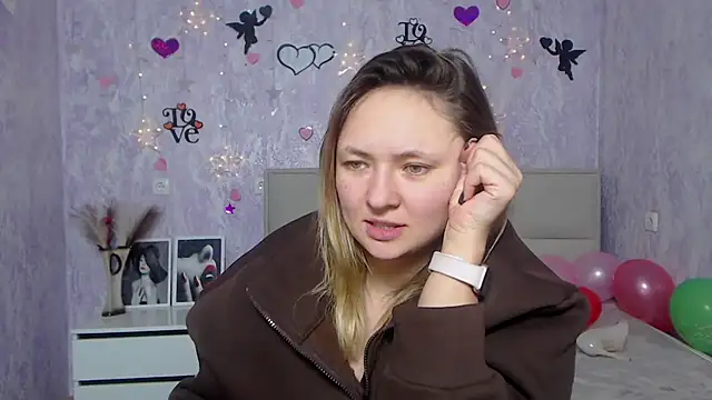 Snapshot of SallyVerda chatting on February 1, 4:14 am SallyVerda online show from February 1, 4:14 am