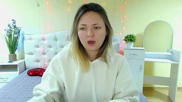 SallyVerda online show from February 5, 6:37 pm