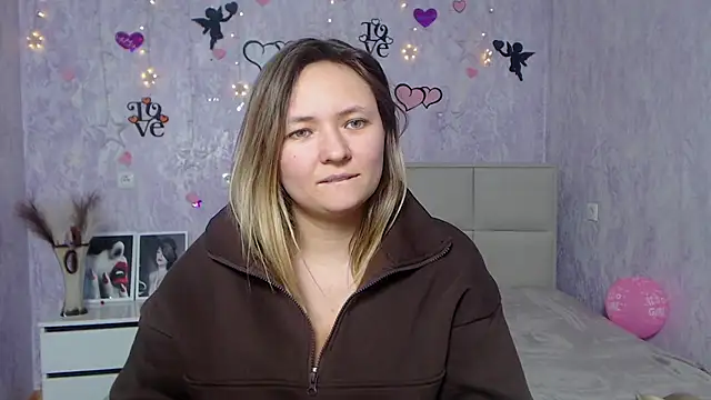 Snapshot of SallyVerda chatting on February 7, 7:27 pm SallyVerda online show from February 7, 7:27 pm