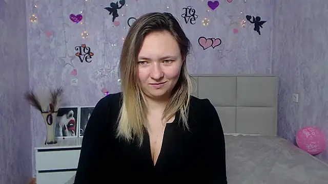 Snapshot of SallyVerda chatting on February 8, 1:32 am SallyVerda online show from February 8, 1:32 am