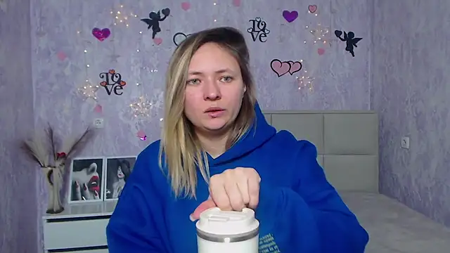 SallyVerda online show from February 18, 6:59 am