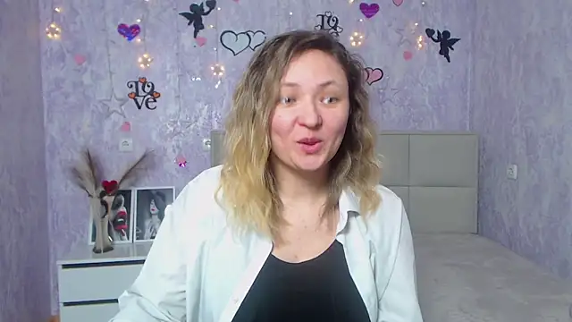 SallyVerda online show from February 19, 9:58 pm