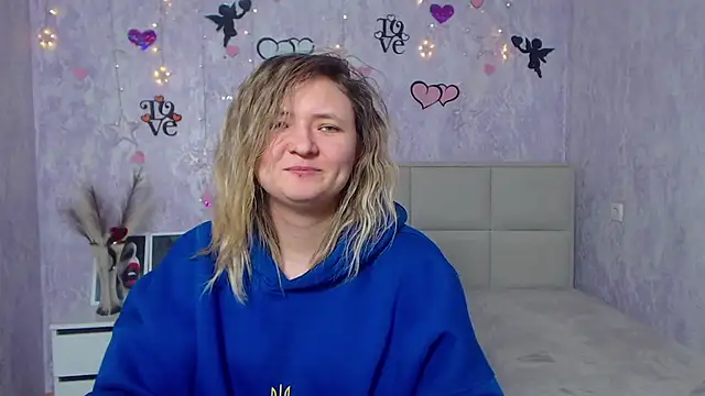 Snapshot of SallyVerda chatting on February 21, 4:07 am SallyVerda online show from February 21, 4:07 am