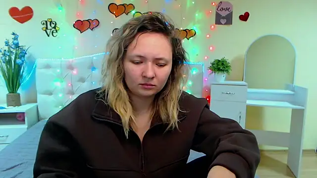 Snapshot of SallyVerda chatting on February 27, 6:31 pm SallyVerda online show from February 27, 6:31 pm