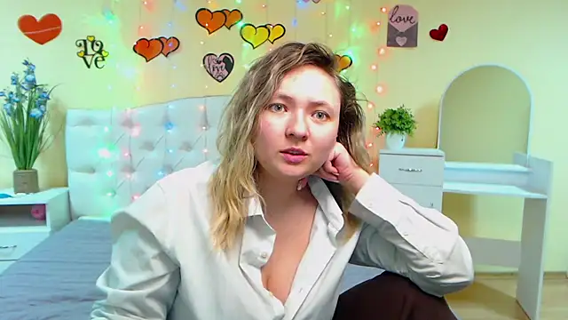 Snapshot of SallyVerda chatting on February 28, 12:43 am SallyVerda online show from February 28, 12:43 am