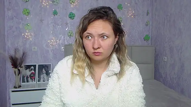 Snapshot of SallyVerda chatting on March 18, 6:48 pm SallyVerda online show from March 18, 6:48 pm