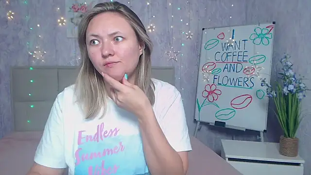 Snapshot of SallyVerda chatting on September 11, 5:13 pm SallyVerda online show from September 11, 5:13 pm