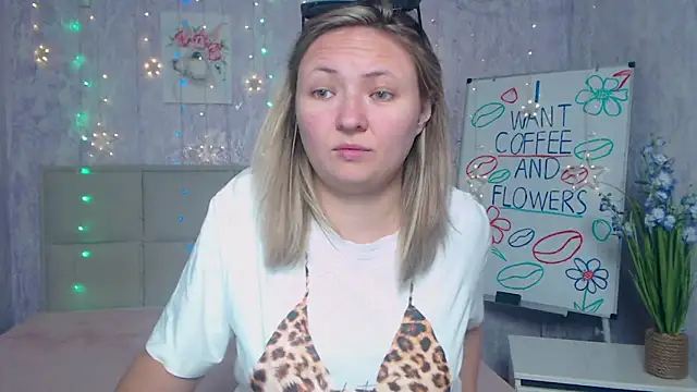 Snapshot of SallyVerda chatting on September 13, 5:02 pm SallyVerda online show from September 13, 5:02 pm