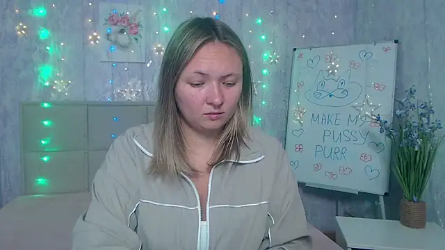 Snapshot of SallyVerda chatting on October 8, 5:32 pm SallyVerda online show from October 8, 5:32 pm